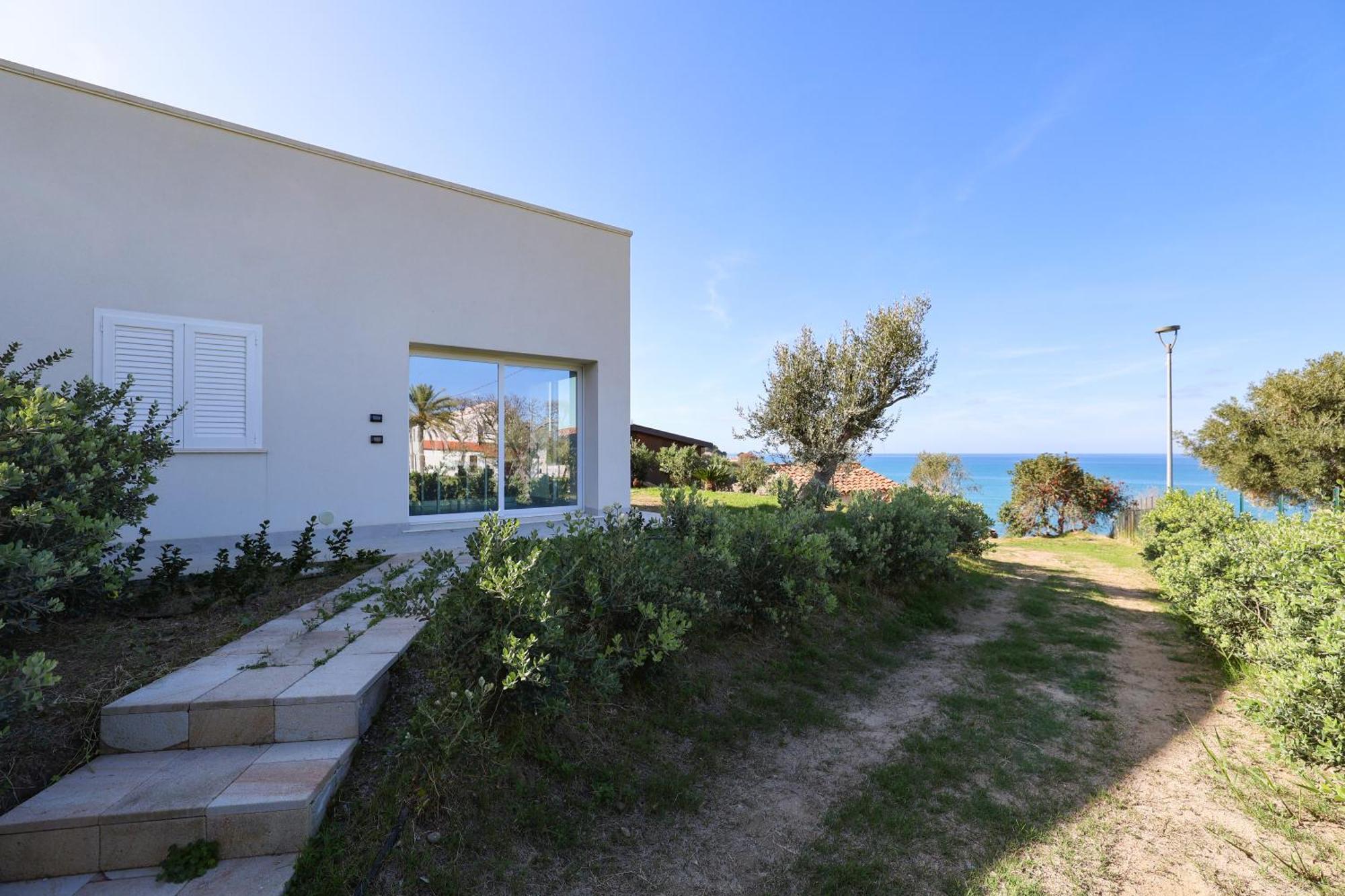 Aura Maris Beach Residence Mazzaforno Чефалу Экстерьер фото
